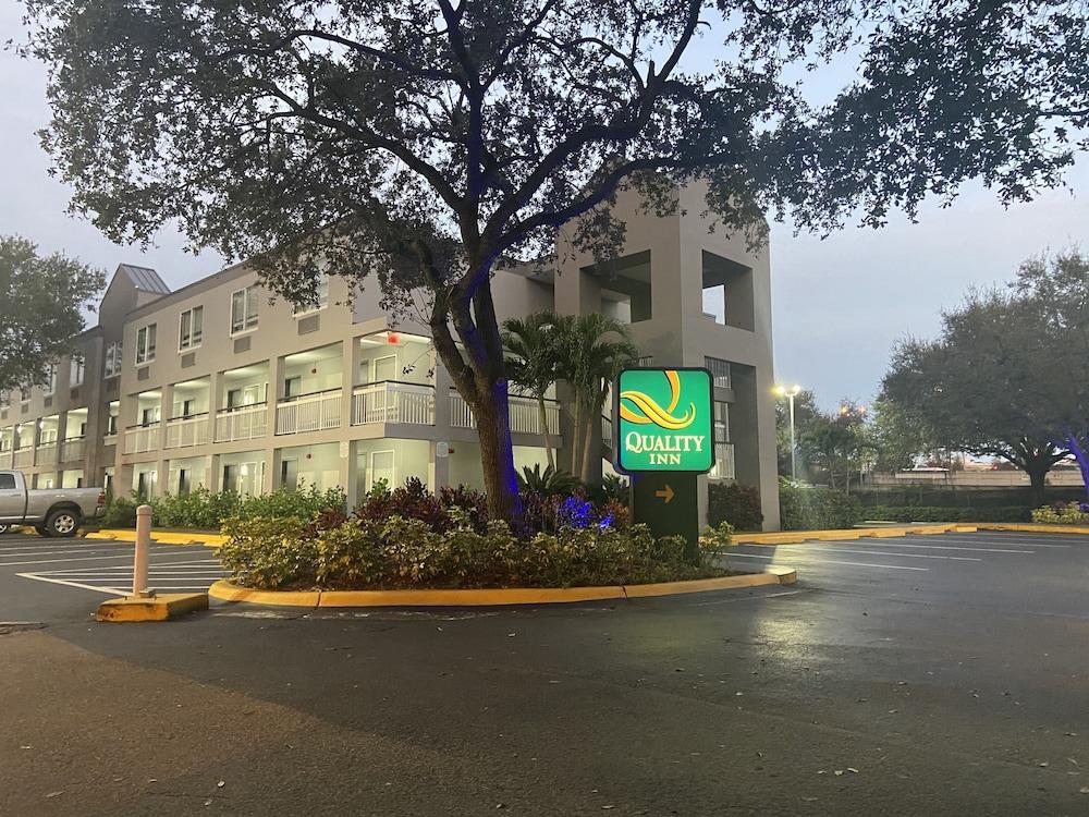 Quality Inn Miami Airport - Doral Екстер'єр фото